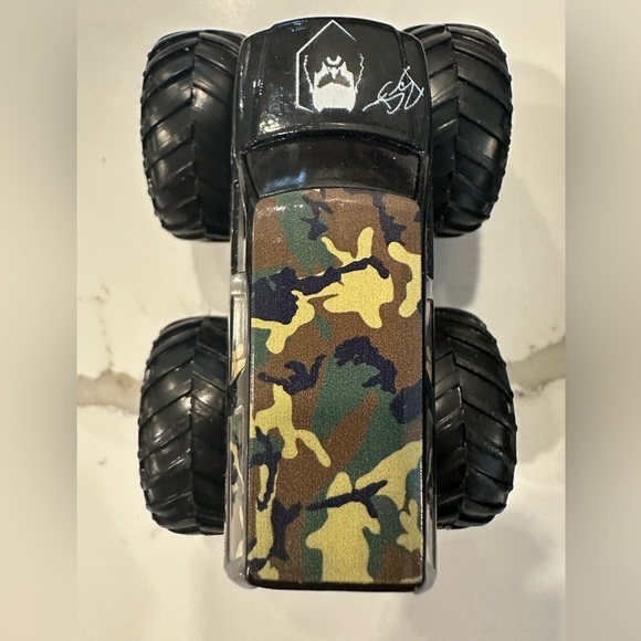 Mattel hot wheels toy car monster truck plastic x3 gas monkey, digger and Braun - Picture 8 of 12